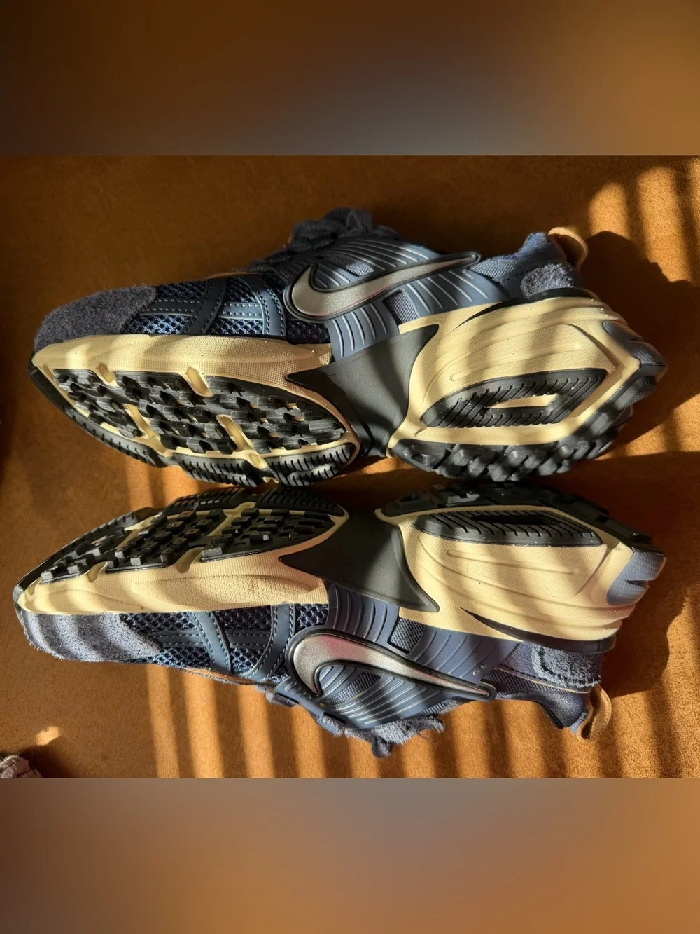 Nike v2k run womens sneakers size 8 nwot